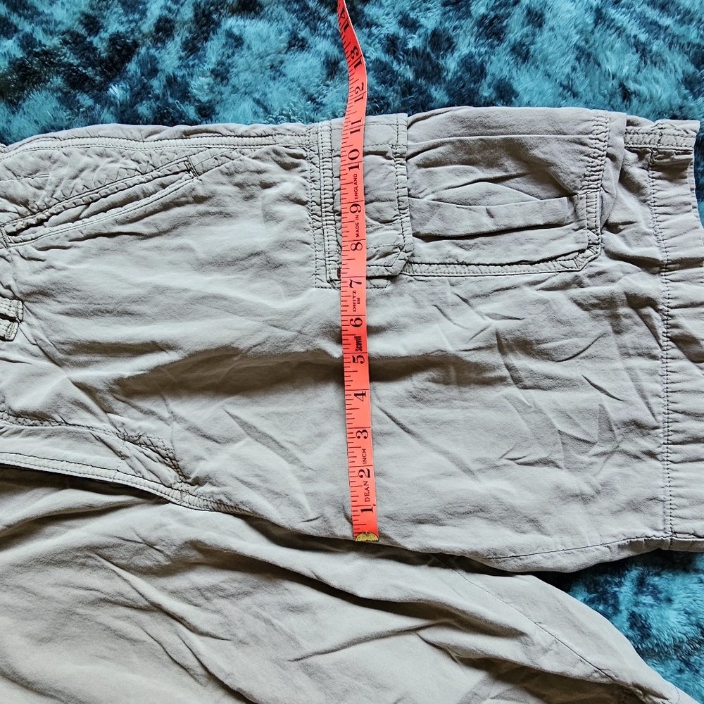 Tommy Bahama chaki cotton cargo shorts size 33 - Picture 6 of 10